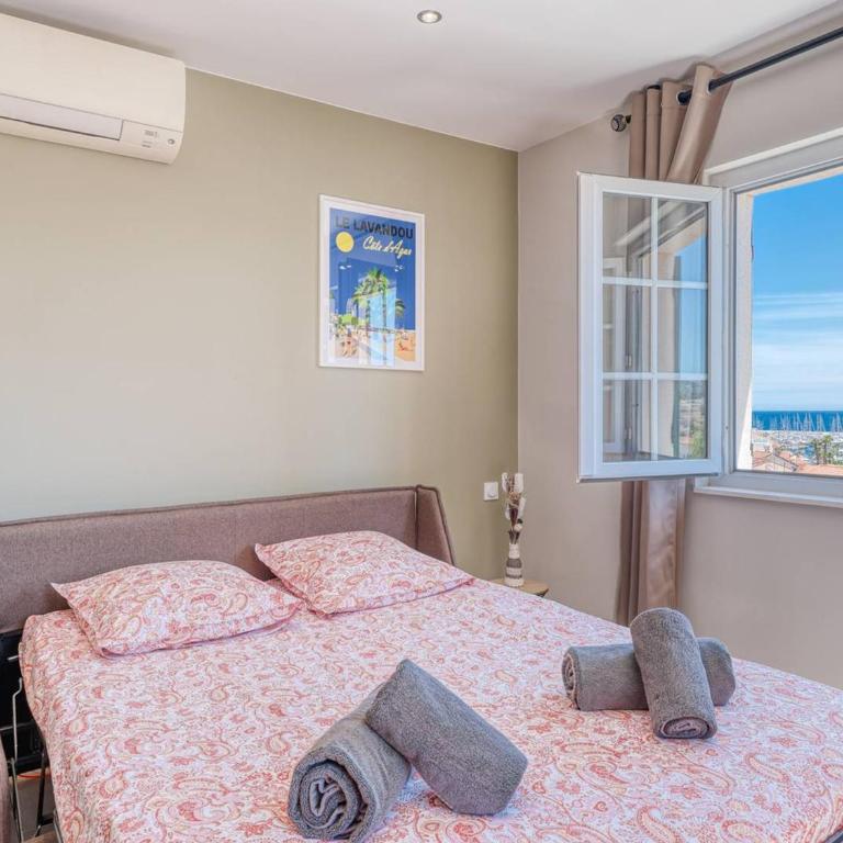 Appartement Climatisé Centre du Lavandou, Proche Plage - FR-1-816-6 - Apartment - 6