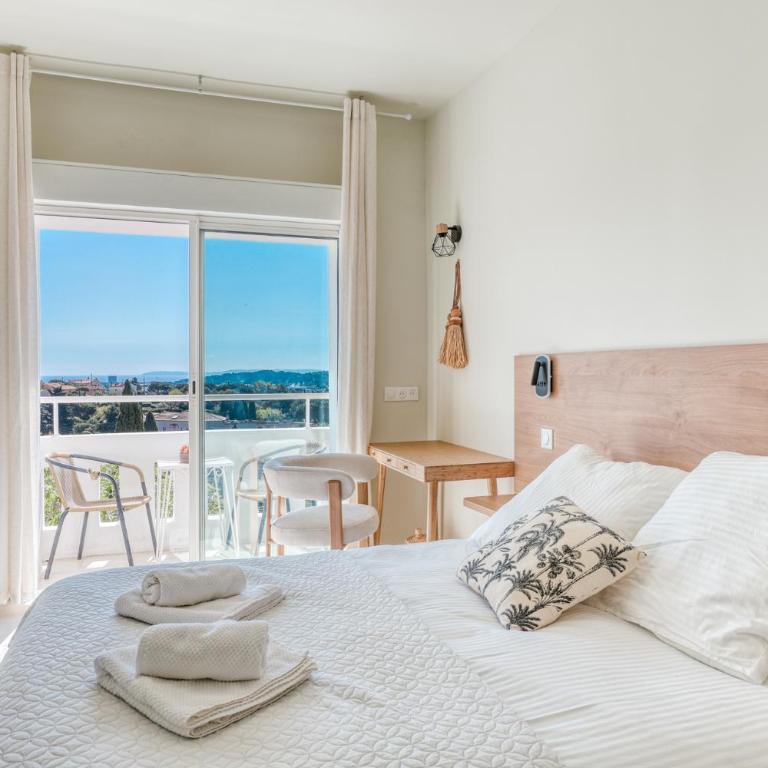 Hôtel Paradis - Chambre Double Deluxe avec Balcon - Vue sur Mer - 7