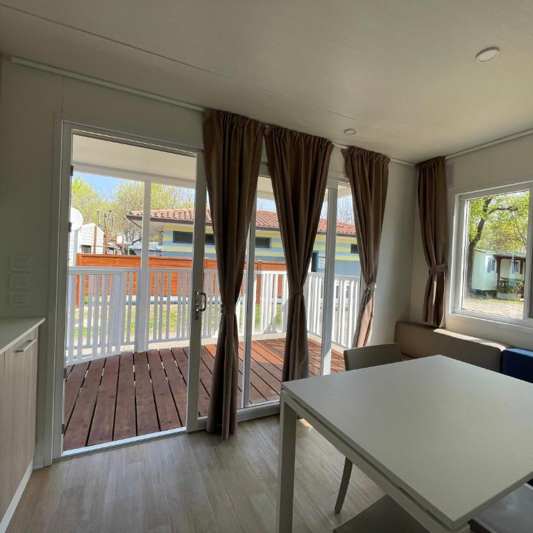 Campeggio Amici di Lazise - Casa Mobile con 2 Camere da Letto - 6