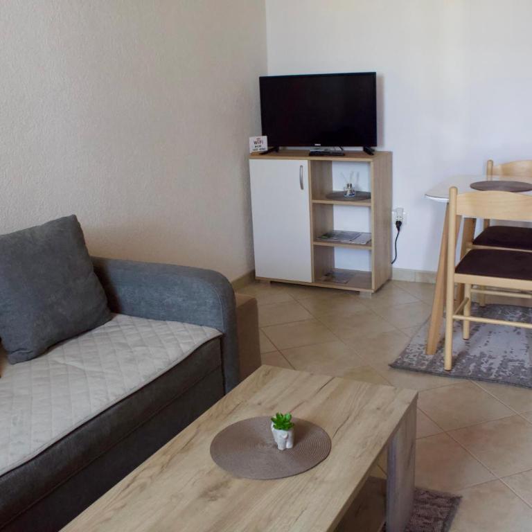 Holiday Home Apartman Aco - Two-Bedroom Apartment with Mountain View - 6
