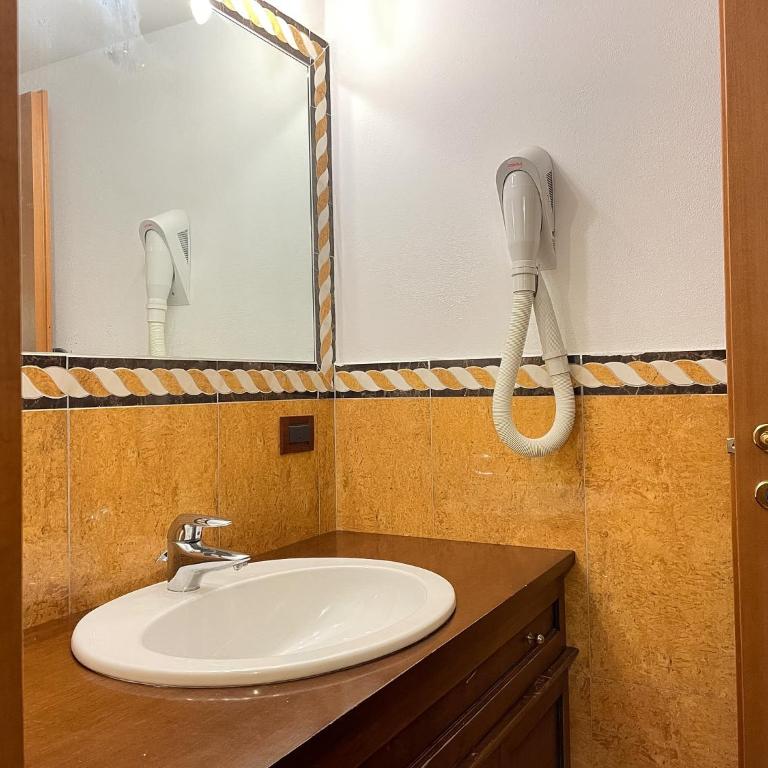 Exclusive Lake Garda Apartments with Pool and view - Studio avec Vue sur Lac - 21