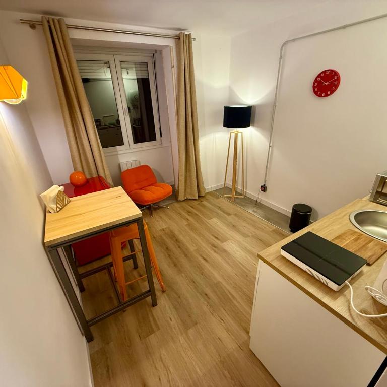 The Orange Teddy Bear Gijón - Apartamento Estudio - 1 cama doble - 2