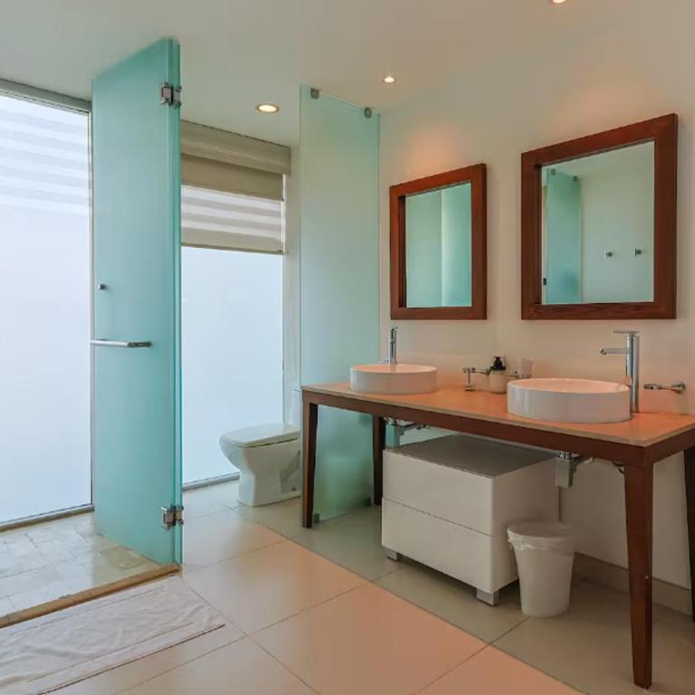 Beachfront Icon Vallarta Condos - Four-Bedroom Luxury Apartment - 13