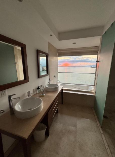 Beachfront Icon Vallarta Condos - Four-Bedroom Luxury Apartment - 14