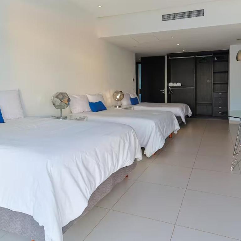 Beachfront Icon Vallarta Condos - Four-Bedroom Luxury Apartment - 16