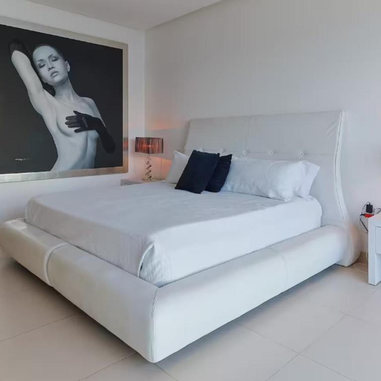 Beachfront Icon Vallarta Condos - Four-Bedroom Luxury Apartment - 20