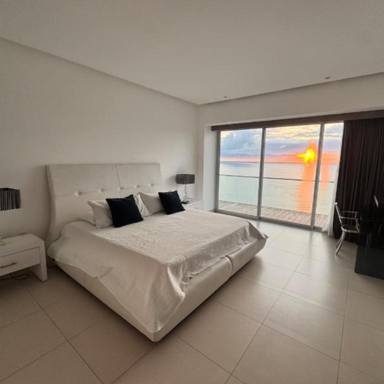 Beachfront Icon Vallarta Condos - Four-Bedroom Luxury Apartment - 21