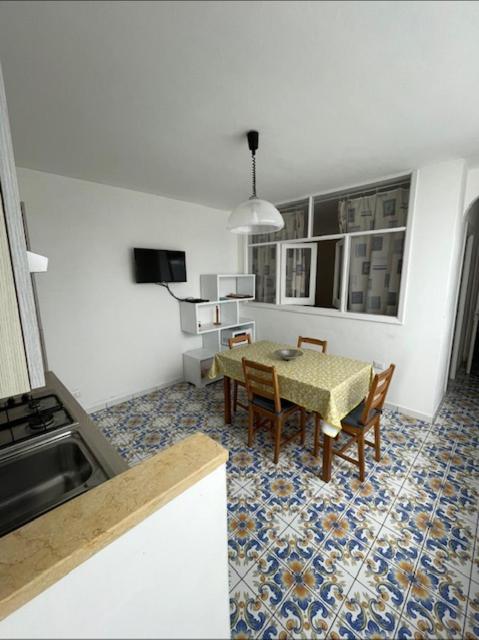 Agenzia Isotur CASA BOUGANVILLE - Appartamento con 3 Camere da Letto - 10