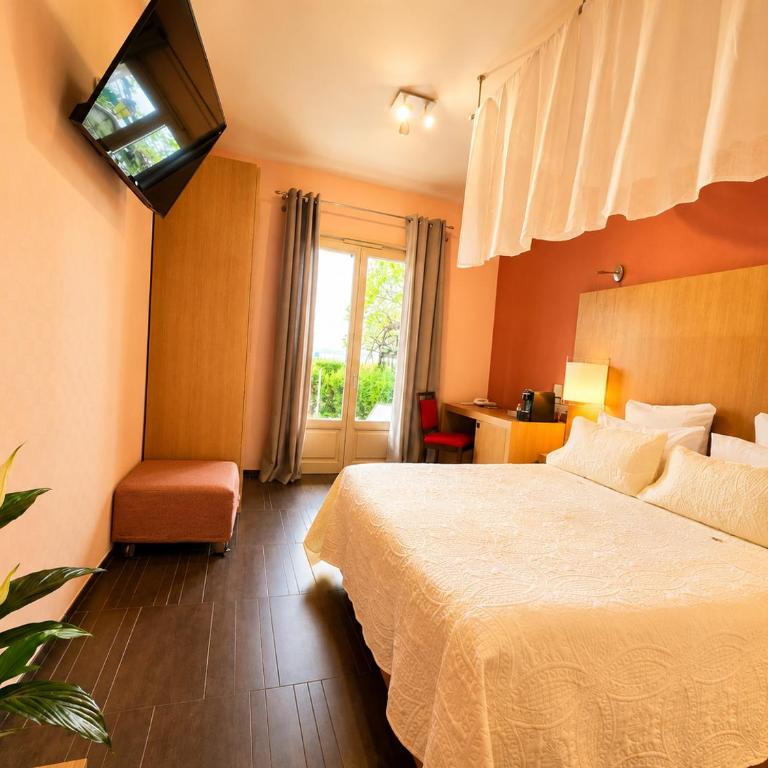 Hôtel La Riviera Victoria - Chambre Double avec Terrasse - 15