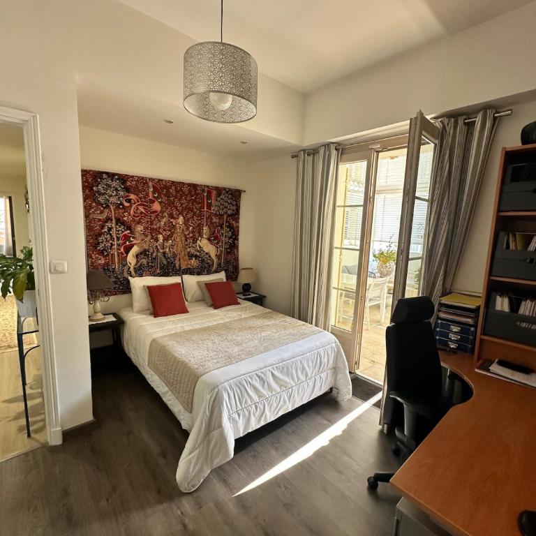 Appart 128m2 St Raph Centre, 400m des plages - Apartment mit 3 Schlafzimmern - 28
