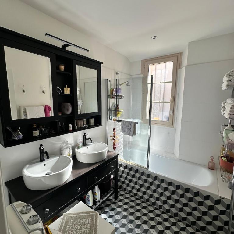 Appart 128m2 St Raph Centre, 400m des plages - Apartment mit 3 Schlafzimmern - 32
