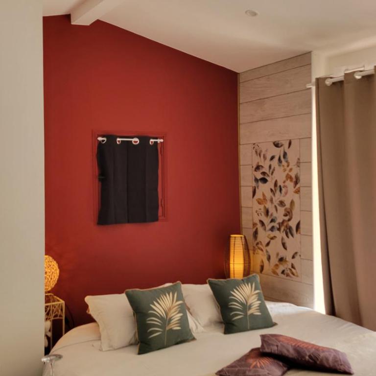 Saint Pierre chambres d'hôtes - Doppelzimmer mit Poolblick - 1