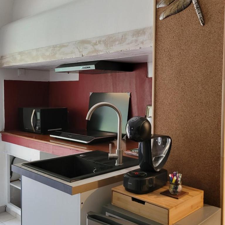 Saint Pierre chambres d'hôtes - Doppelzimmer mit Poolblick - 12