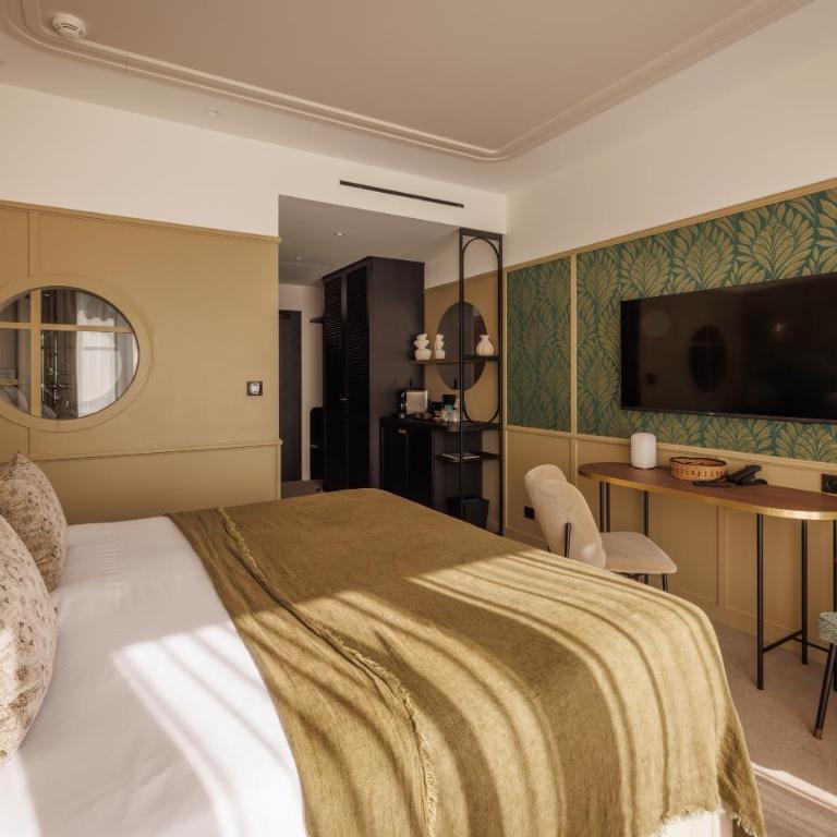 Grand Hotel de Courtoisville - Chambre Double avec Terrasse - 3