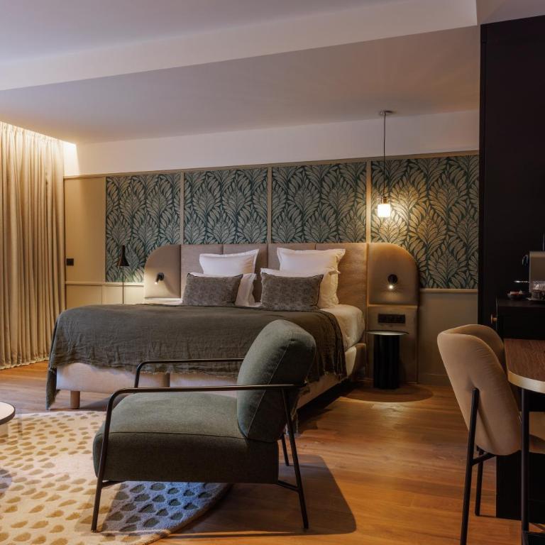 Grand Hotel de Courtoisville - Suite Lit Queen-Size avec Baignoire Spa - 1