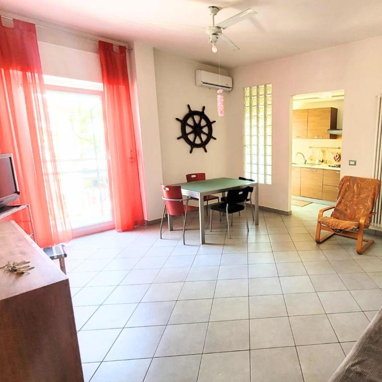 CN042 - Cesenatico, comodo trilocale in posizione centrale - Two-Bedroom Apartment - 5