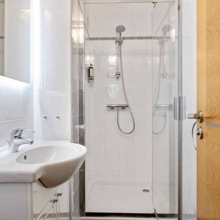 Les 15 Pins & La Mer - Piscines, Plage à 5min, Climatisation - Appartement - Rez-de-Chaussée - 6