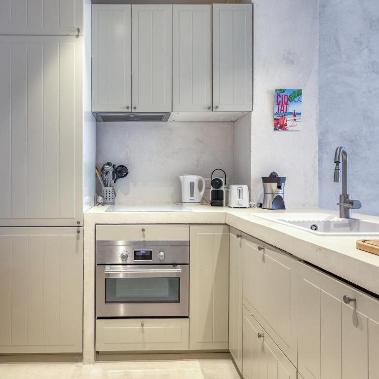 appartement entierement rénové près du port - Apartment mit 2 Schlafzimmern - 11