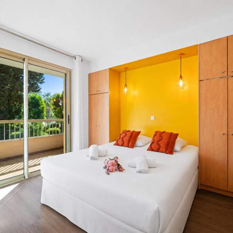Les 15 Pins & La Mer - Piscines, Plage à 5min, Climatisation - Appartement 2 Chambres avec Balcon - 1