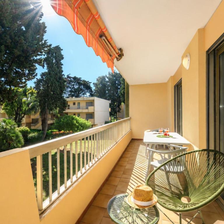 Les 15 Pins & La Mer - Piscines, Plage à 5min, Climatisation - Appartement 2 Chambres avec Balcon - 11