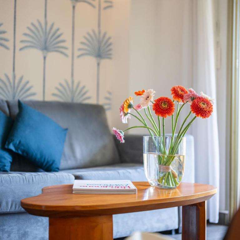 Les 15 Pins & La Mer - Piscines, Plage à 5min, Climatisation - Appartement 2 Chambres avec Balcon - 30