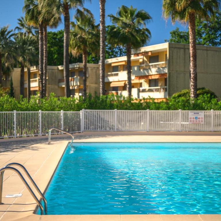 Les 15 Pins & La Mer - Piscines, Plage à 5min, Climatisation - Appartement 2 Chambres avec Balcon - 8