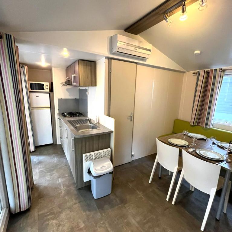 Luxe 6 persoons Chalet camping Leï Suves Cote d'Azur Roquebrune-sur argens - Chalet 3 Chambres - 8