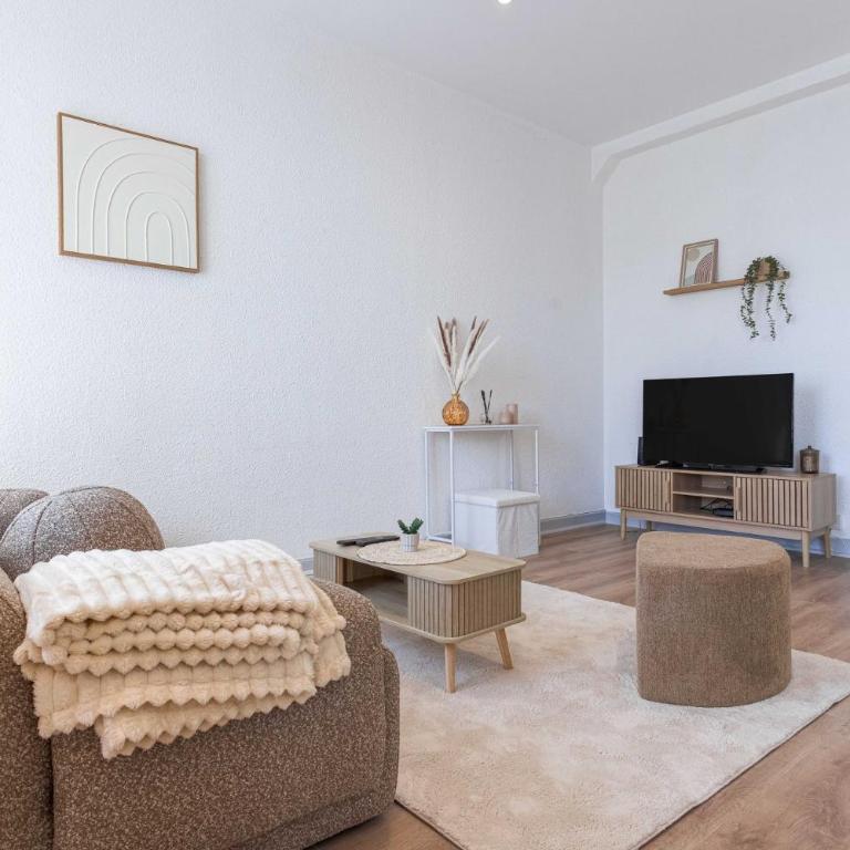 Villa Christine - spacieux, proche Palais & plages, clim - Appartamento con Vista Città - 23