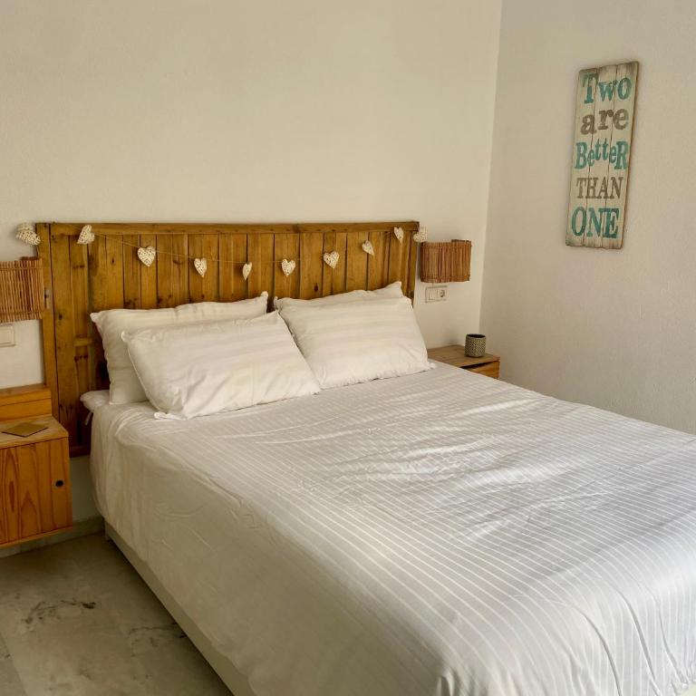 Apartamento céntrico junto al mar con parking - Two-Bedroom Apartment with Balcony - 9