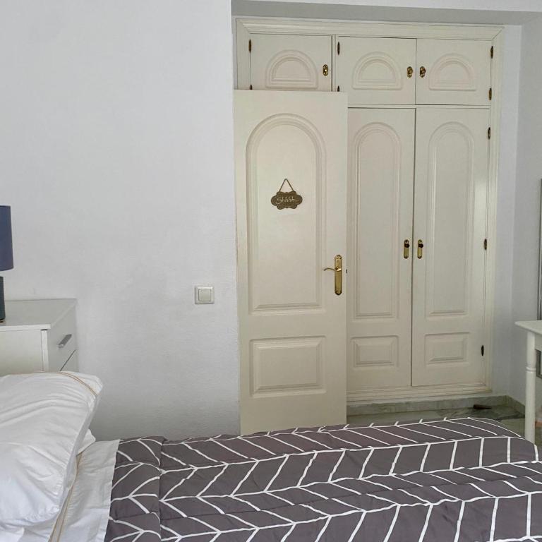 Apartamento céntrico junto al mar con parking - Two-Bedroom Apartment with Balcony - 17