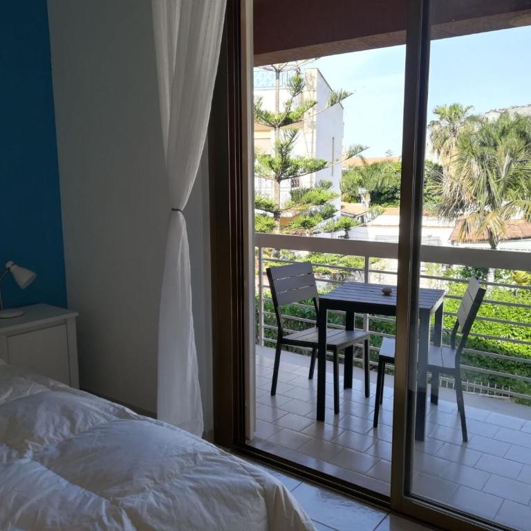 Ninni Mondello House-Terrace & Free Parking - Two-Bedroom House - 2