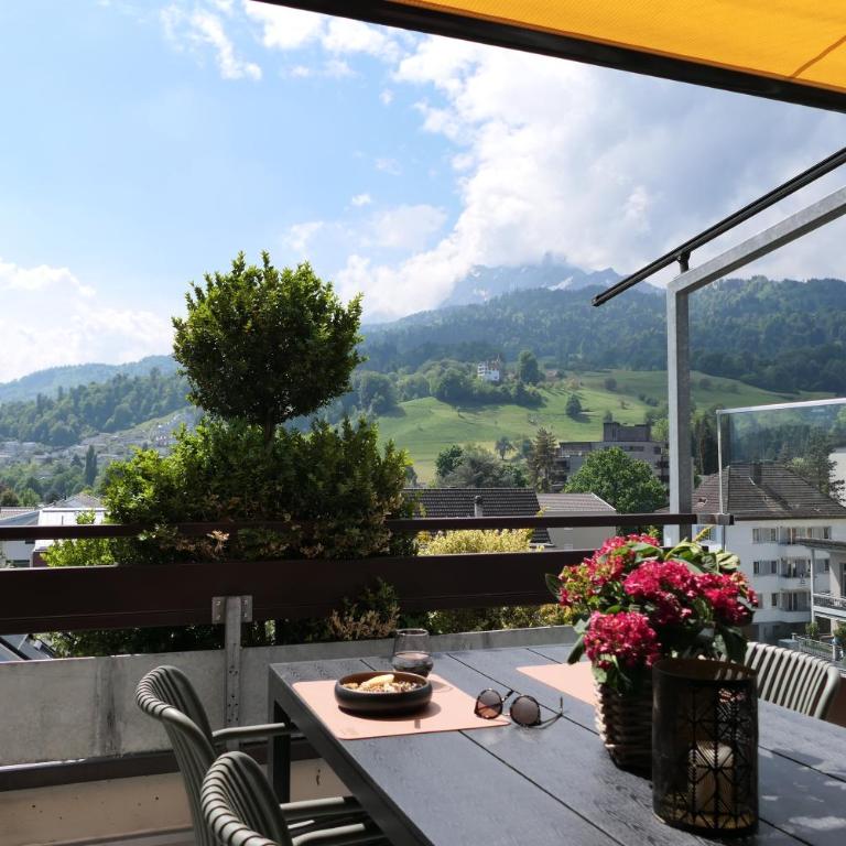 View Pilatus-Luxus-Maisonette mit Pilatusblick - 6 Personen - PP - Apartment mit 2 Schlafzimmern - 1