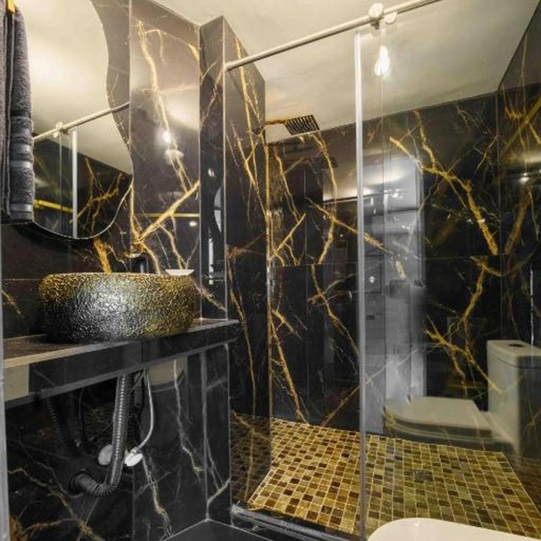 3 bedroom apartment, one block from lleras park p12 in medellin - Three-Bedroom Apartment - 35