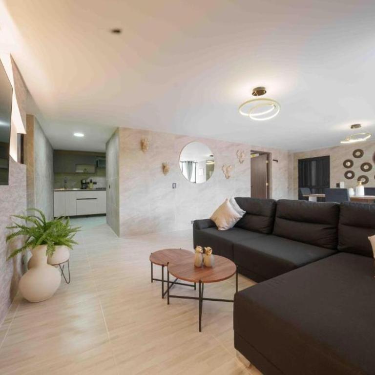 3 bedroom apartment, one block from lleras park p12 in medellin - Three-Bedroom Apartment - 34