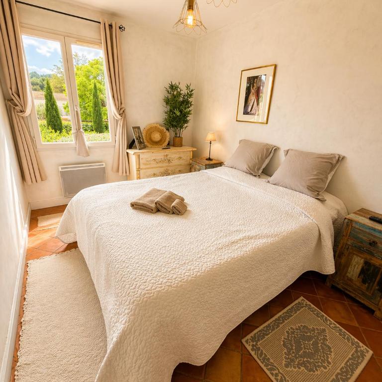 Mas pied des Alpilles 5 min centre piscine privée 9 pers - Maison 5 Chambres - 16