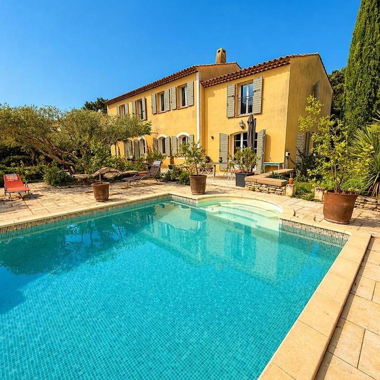 Mas pied des Alpilles 5 min centre piscine privée 9 pers - Maison 5 Chambres - 1