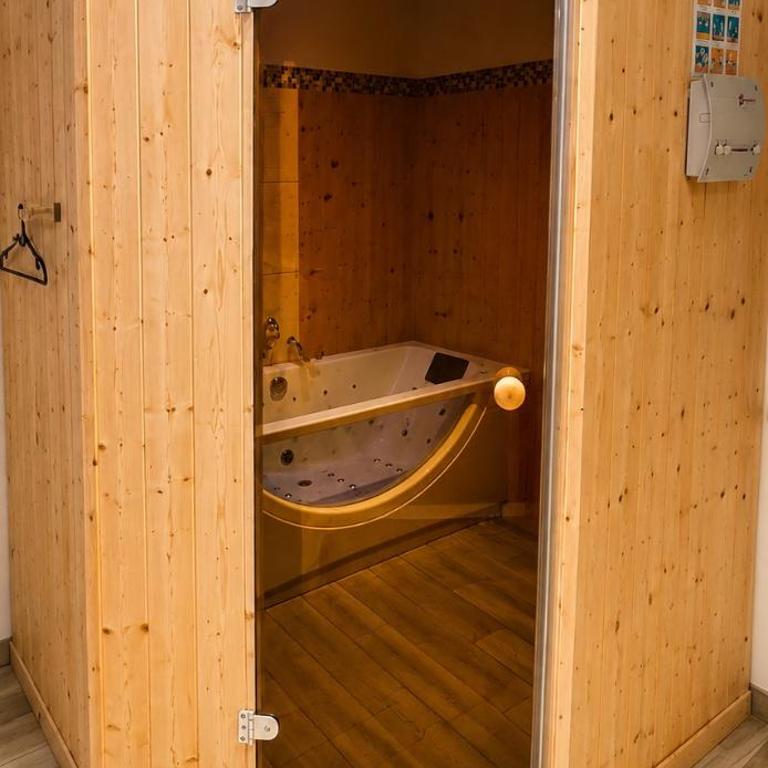Sous le Charme de Charles Sauna & Jacuzzi Nancy - Appartement 1 Chambre - 7