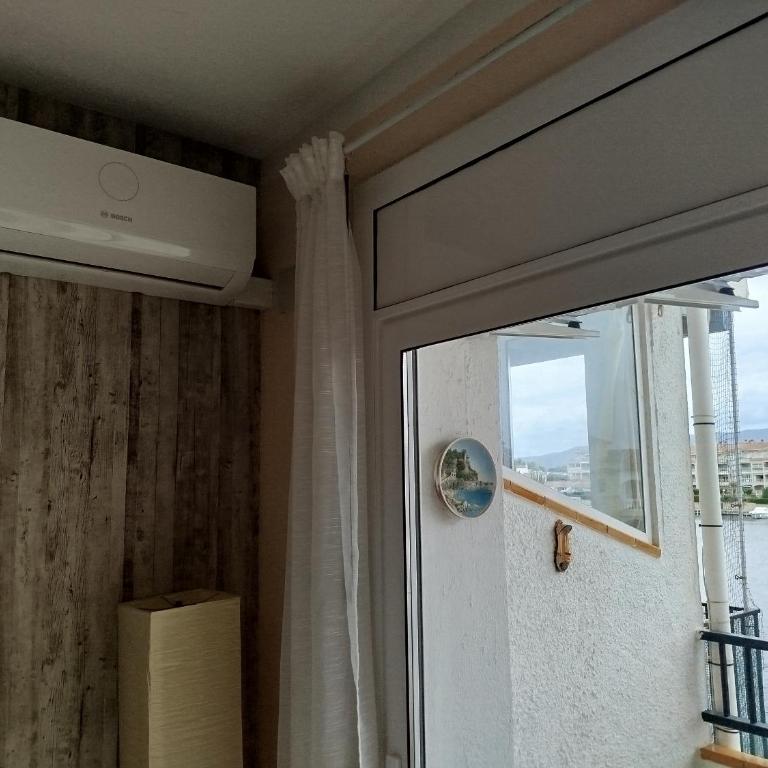 Apartament 3 persones amb piscina comunitaria Terrassa amb vistes canal i Llac St Maurici - Apartamento de 1 dormitorio - 10