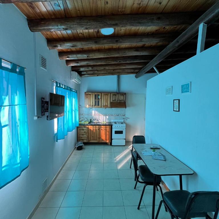 Mendoza Apartments - One-Bedroom Apartment - 2