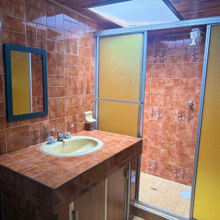 Hostal Castillo - Double or Twin Room - 4