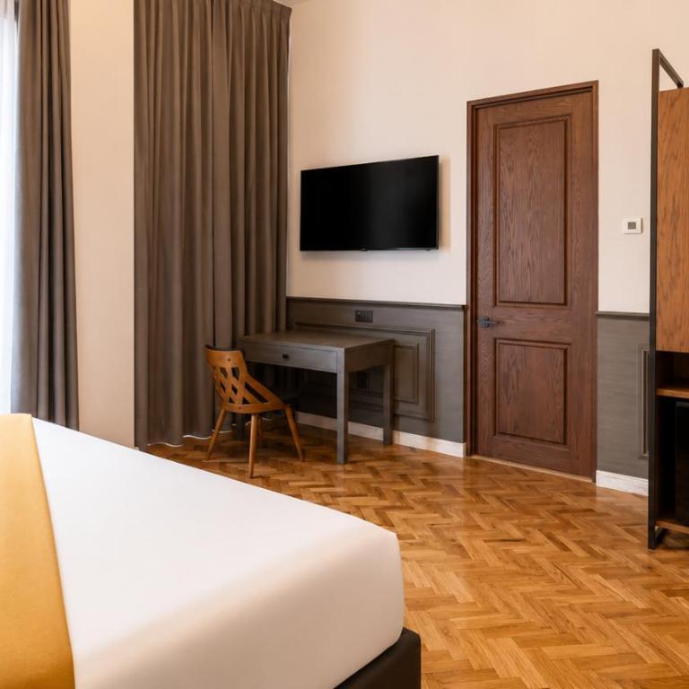 Hotel Bellas Artes - Queen Suite with Spa Bath - 8