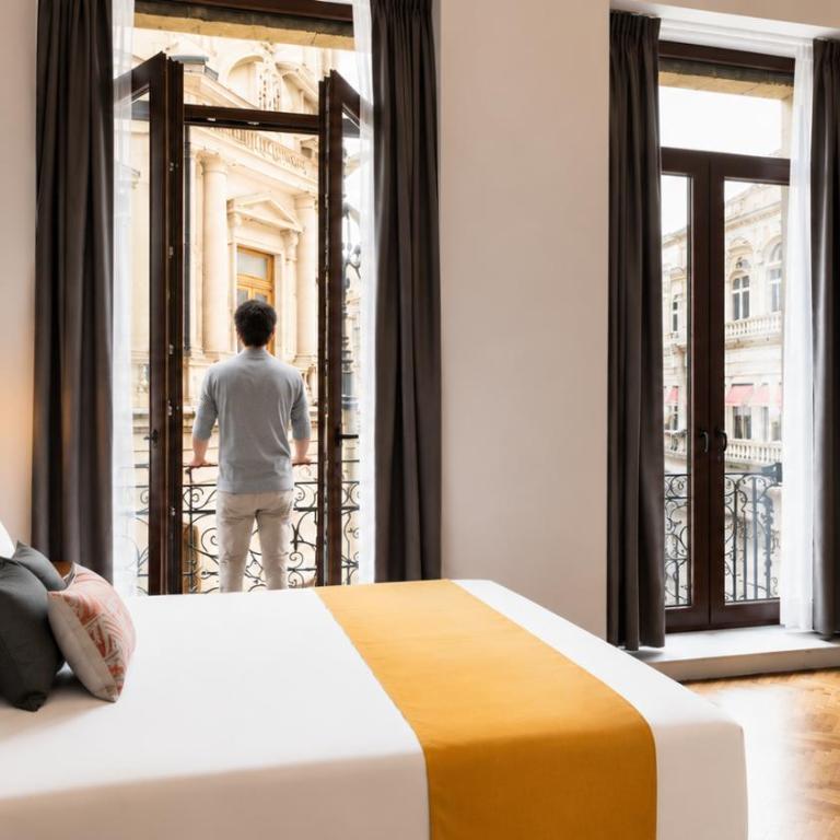 Hotel Bellas Artes - King Suite with Balcony - 6