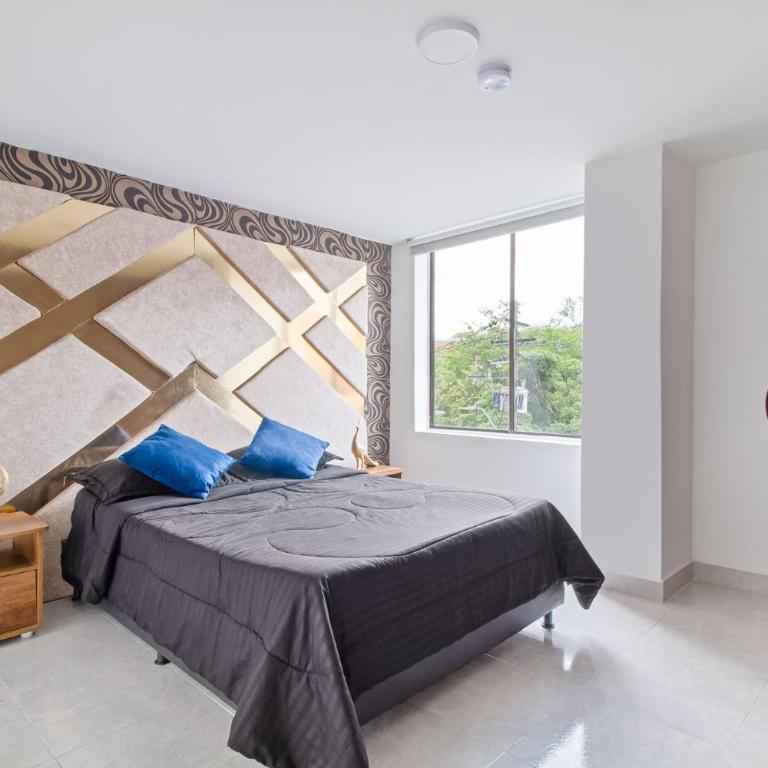 2 bedroom with pool table, 1 block from Lleras park, p8 - Two-Bedroom Apartment - 22
