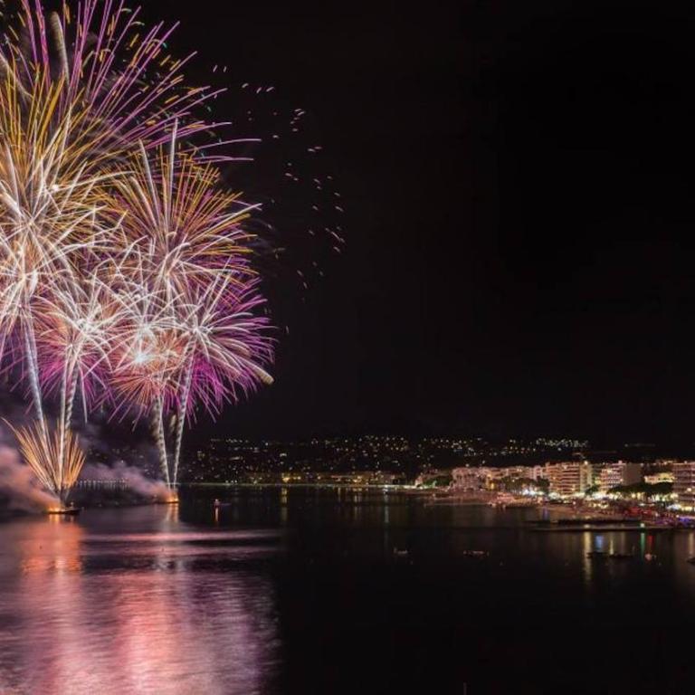 VAUBAN Superbe T2 avec Vue Port Antibes Résidence Haut de Gamme Clim Parking Privé Wi-Fi - Appartement - Vue sur Mer - 38