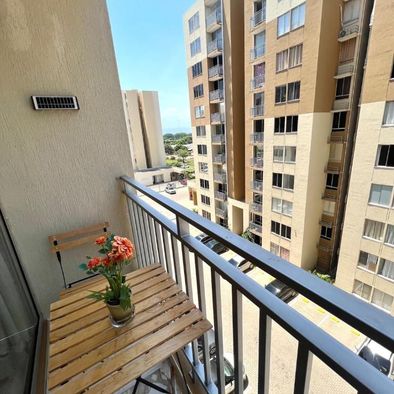 Lujoso Apartamento Con Piscina En Conjunto Cerrado - Apartamento de 2 dormitorios con vistas - 33