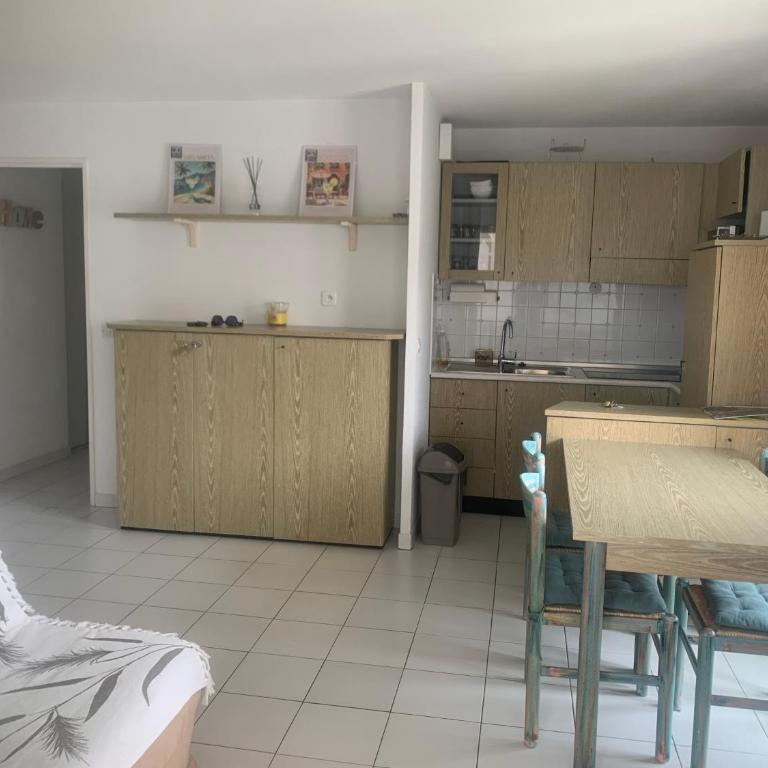 T2 Port-Fréjus Proximité de la plage Grand Garage Privé 34 M2 dernier étage - Appartamento con 1 Camera da Letto - 4