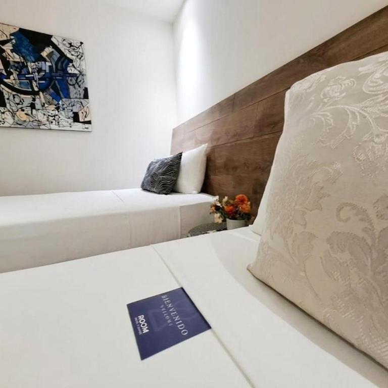 ROOM Hotel & Suites - Habitación Triple con balcón - 3