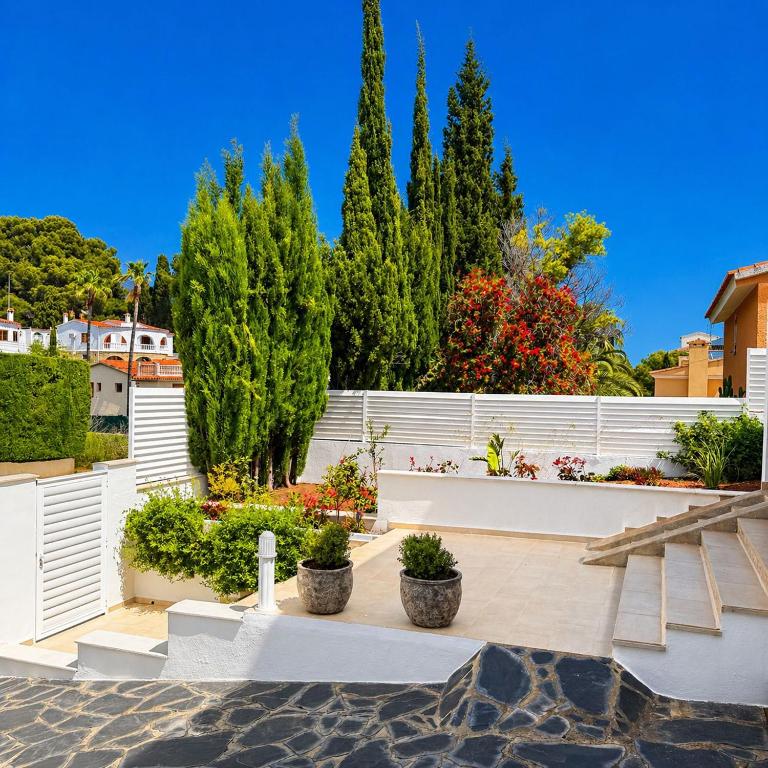 Preciosa villa con piscina, jardín y vistas al mar WIFI - Villa - 86