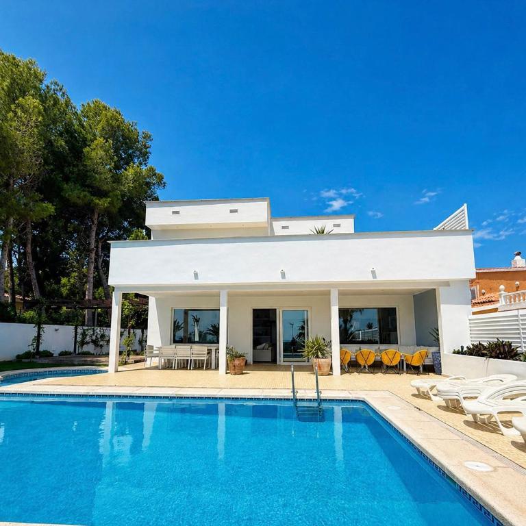 Preciosa villa con piscina, jardín y vistas al mar WIFI - Villa - 73
