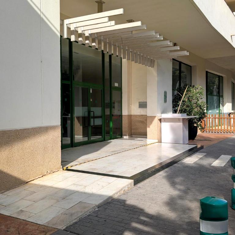 Vistas al mar, piscina y playa en Cap Salou - Apartamento de 2 dormitorios - 22